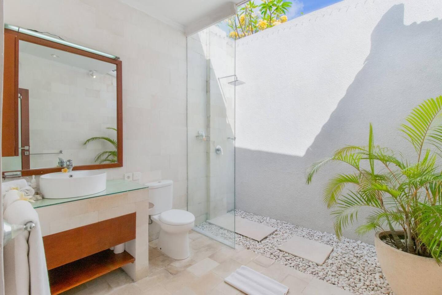 فيلا Heart Of Seminyak, 2Br, Sleeps 4, Walk To Bintang المظهر الخارجي الصورة